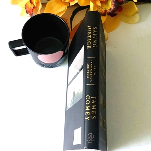 JAMES COMEY SAVING JUSTICE TRUTH TRANSPARENCY AND TRUST A NOVEL NWT - Picture 5 of 12